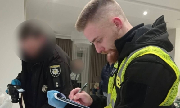 З вінницької підприємиці намагались вибити 200 тис. доларів надуманого боргу З вінницької підприємиці намагались вибити 200 тис. доларів надуманого боргу