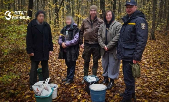За 6 кілометрів углиб лісу на Вінниччині врятували чотирьох заблукалих грибників