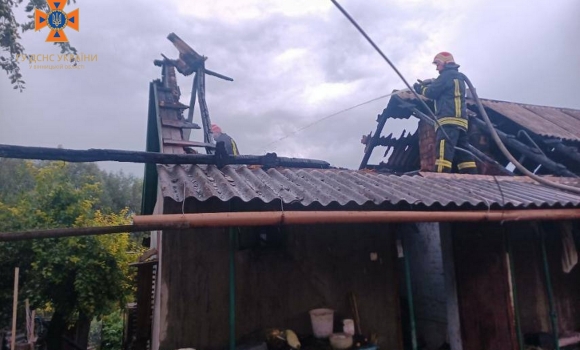 За добу на Вінниччині рятувальники загасили понад десяток пожеж