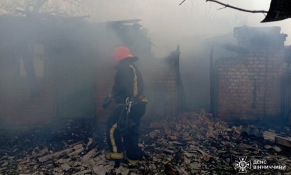 Загасили п'ять пожеж за добу: у Вінниці горів гараж, а в Ладижині - мінімаркет