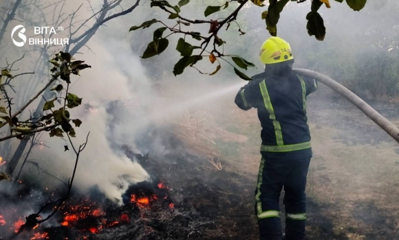 Загорівся на ходу у Вінниці автомобіль спалахнув через несправну проводку