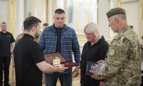 Захисника з Барської громади нагородили званням Героя України – посмертно