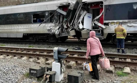 Залізнична аварія під Вінницею хто заплатить за розбитий «Інтерсіті+»