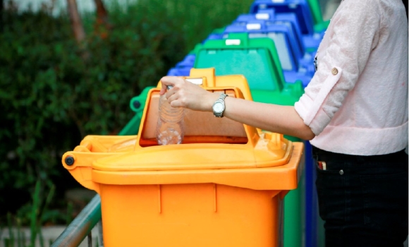 Жителів Вінниці просять не залишати сміття біля контейнерів
