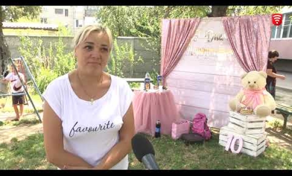 Embedded thumbnail for Святу бути! Волонтери влаштували День народження для Софії