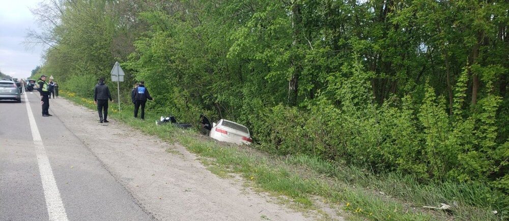 Вінницький Mercedes потрапив у подвійну аварію під Житомиром
