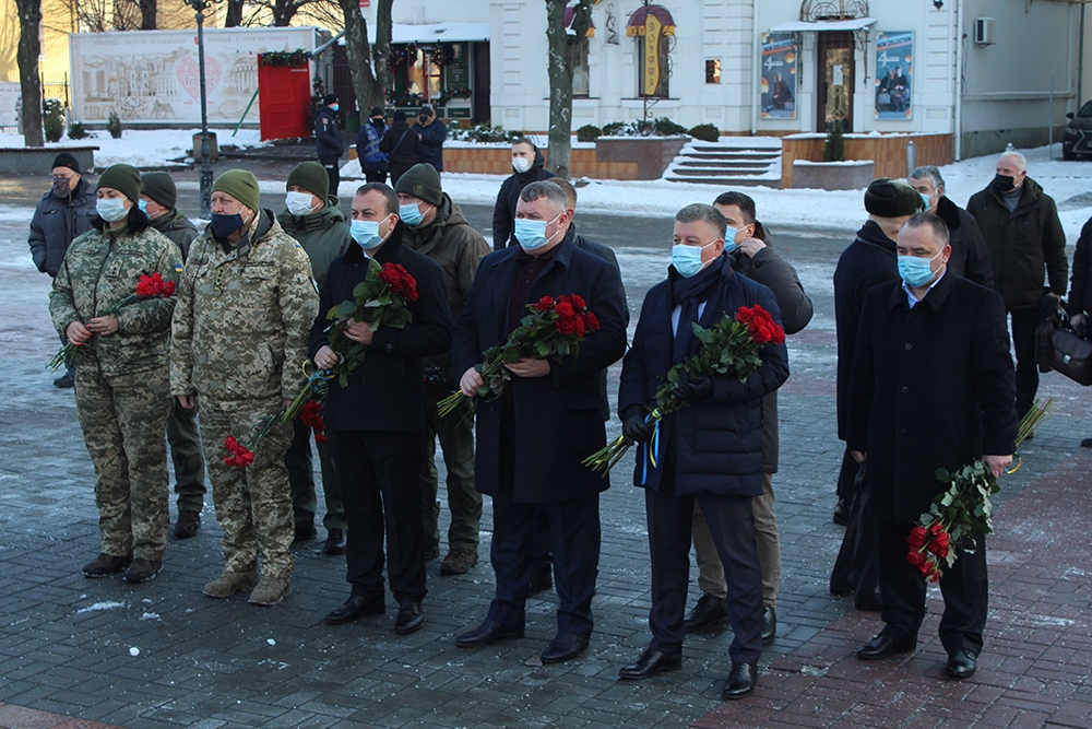 У Вінниці з нагоди Дня Соборності України відбулося покладання квітів