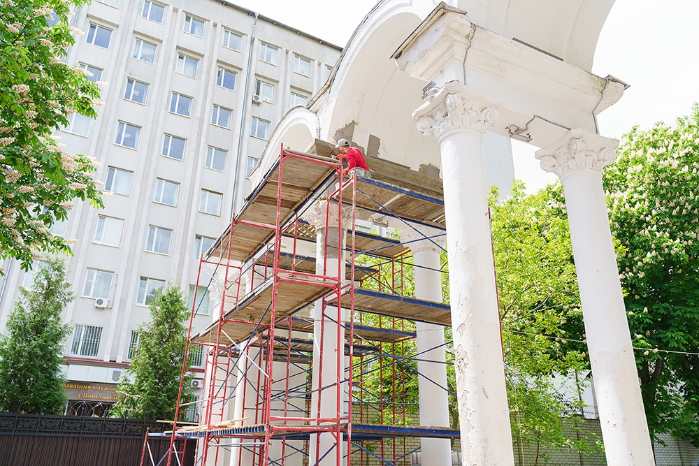 Арку на вході до Центрального парку у Вінниці відремонтують до середини червня