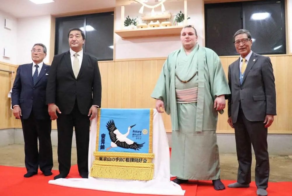 Вінницький сумоїст Аонішікі отримав новий церемоніальний одяг