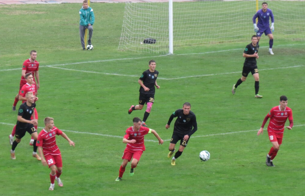 Футбольний клуб «Нива» (Вінниця) зіграв із «Реал Фармою» – 0:0