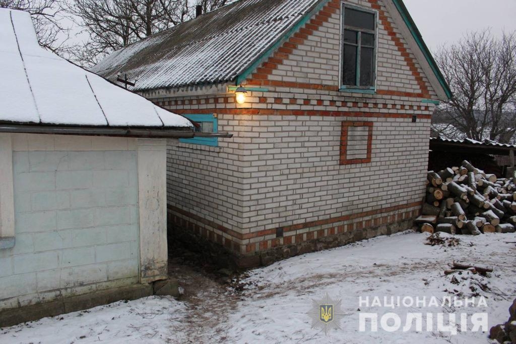 У Гайсинському районі чоловік вбив свого товариша і сам зателефонував поліції