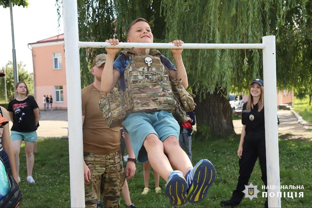 Маленьким вінничанам розповіли про особливості роботи правоохоронців