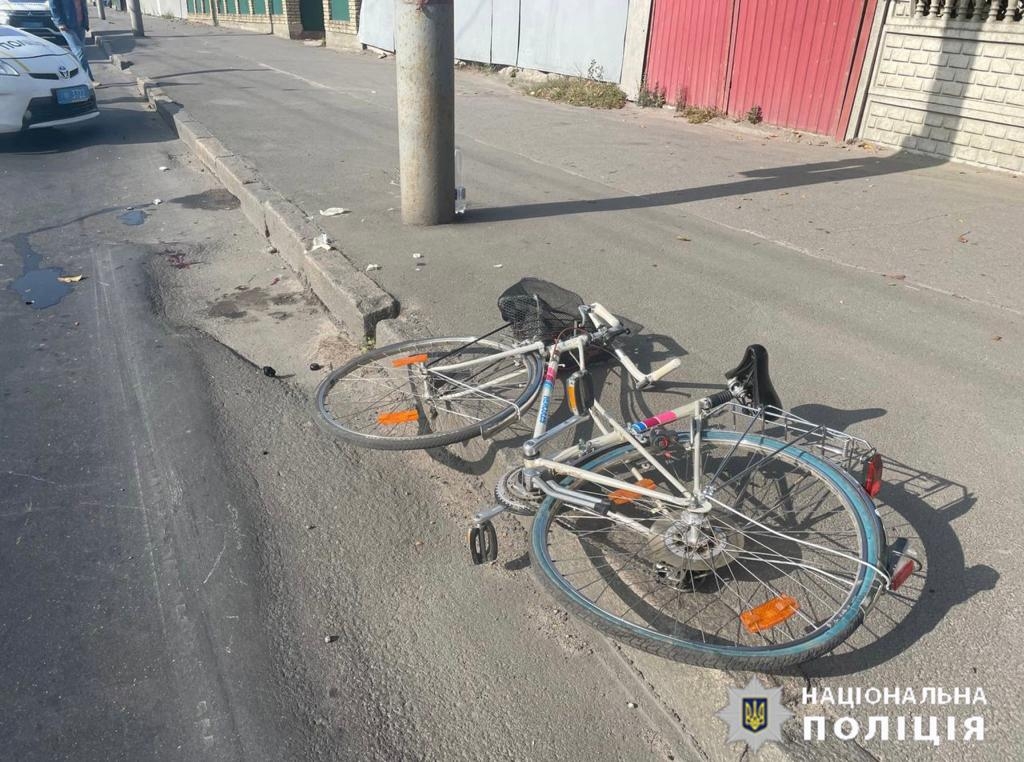 У Вінниці під колеса Mercedes потрапила 74-річна велосипедистка