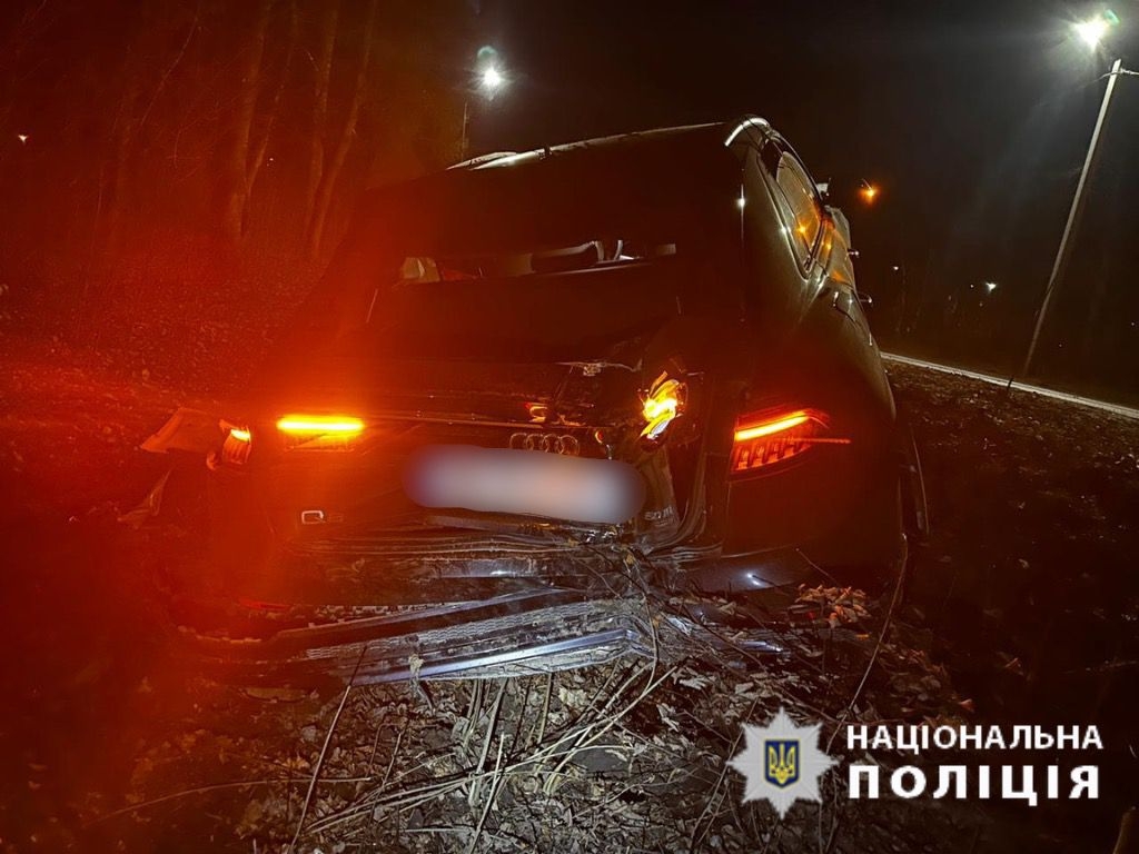 У Хмільнику сталась аварія за участі Volkswagen Transporter та Audi А8