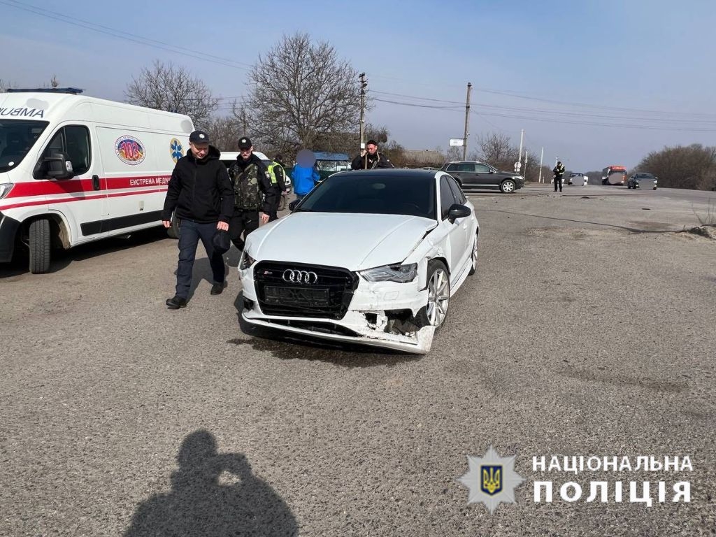 У Вінницькому районі водій Opel Astra допустив зіткнення з Audi A3 - пасажирка в лікарні