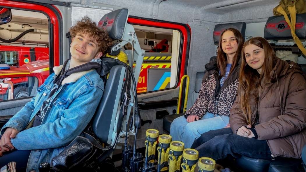 Побачити звук порятунку: у Вінниці ДСНС влаштували екскурсію для дітей з порушеннями слуху