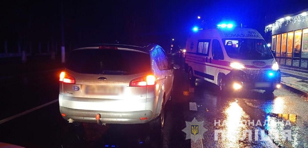У Тульчині водій автомобіля Ford збив жінку, яка переходила дорогу у невстановленому місці