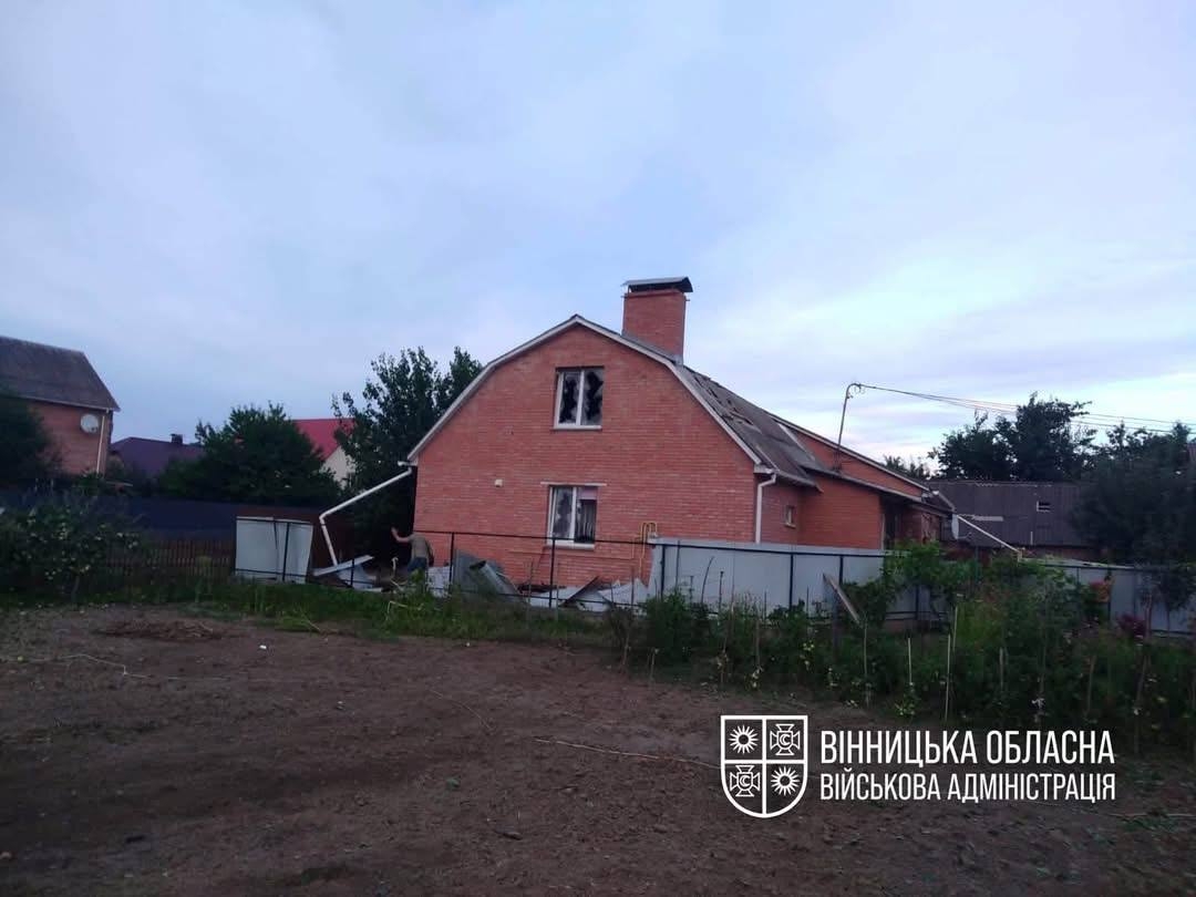 На Вінниччині впали уламки БПЛА: двоє постраждалих