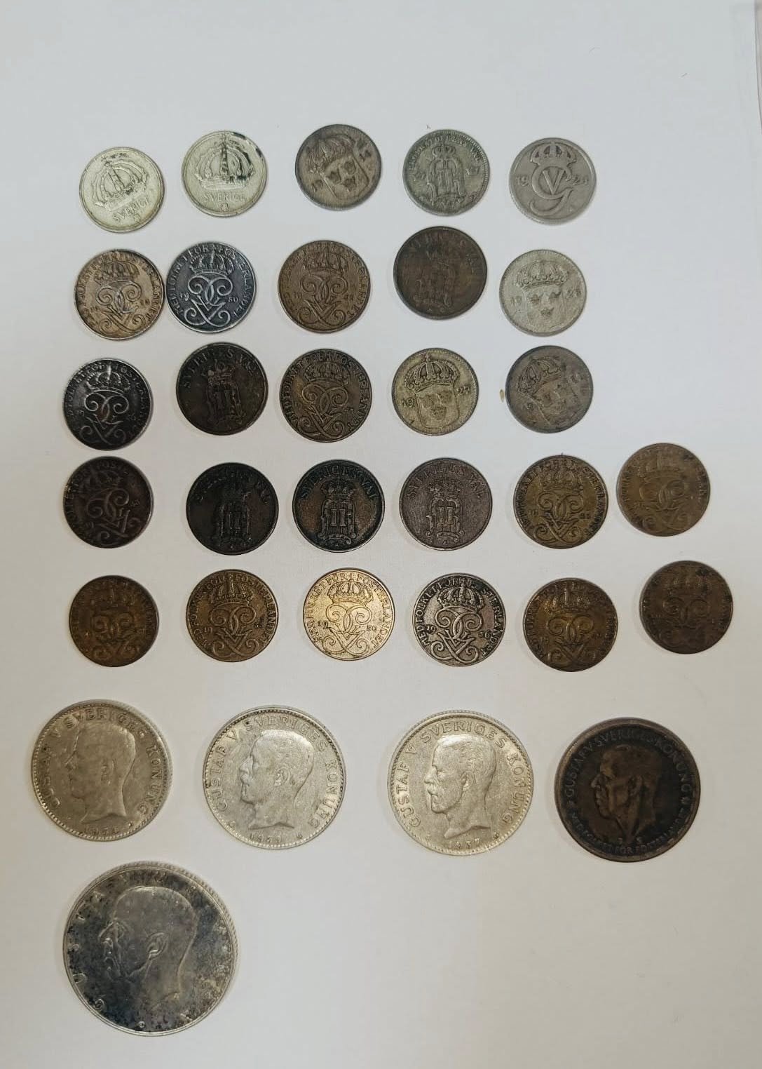 Вінницькі митники вилучили на кордоні рідкісні монети