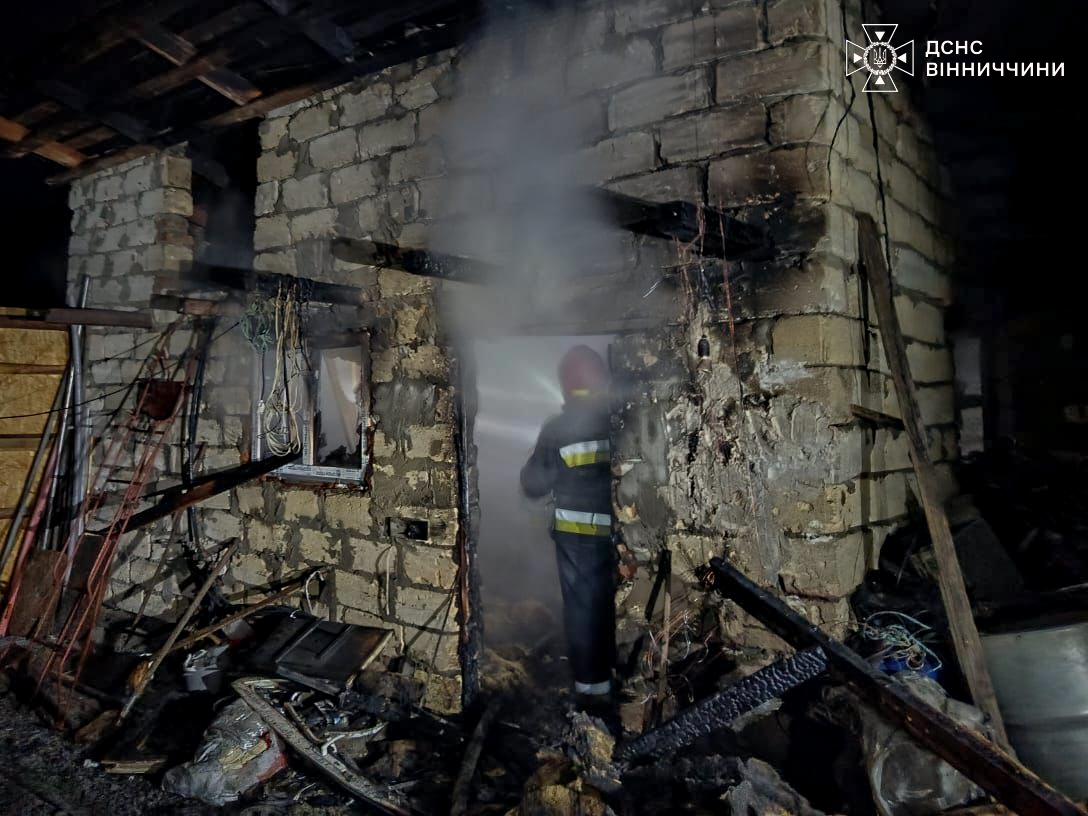 На Вінниччині ліквідували загоряння автомобілів та будинків