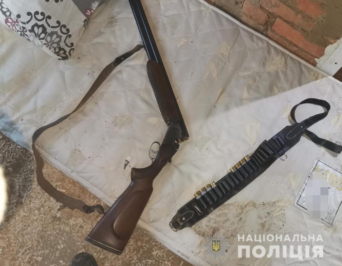 В Гайсинському районі п'яний чоловік обстріляв будинок, де було четверо дітей