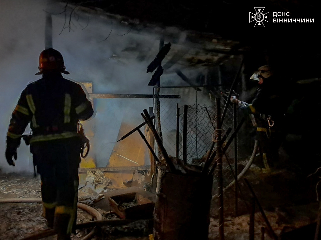 Під час пожежі на Вінниччині загинула людина, ще одну врятували
