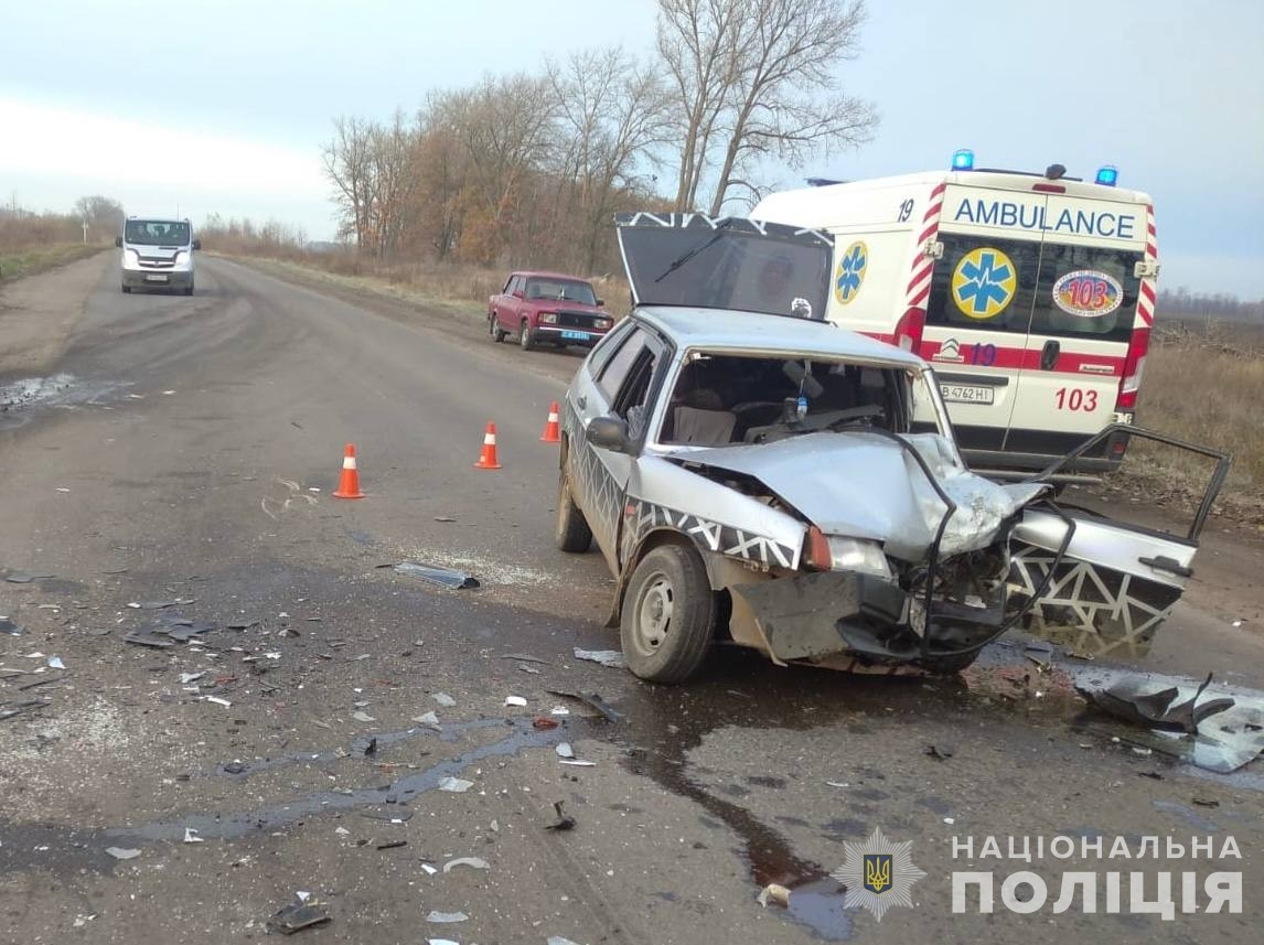 У Вінницькому районі водій ВАЗу виїхав на “зустрічку” та протаранив Skoda