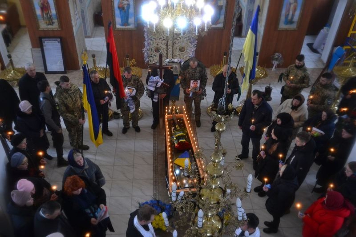 У Хмільнику поховали Героя, який загинув у перший день повномасштабної війни