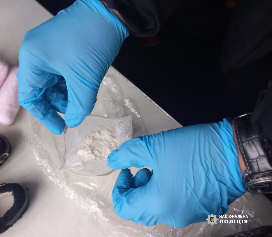 У Жмеринці затримали наркодилерку вилучили психотропні речовини