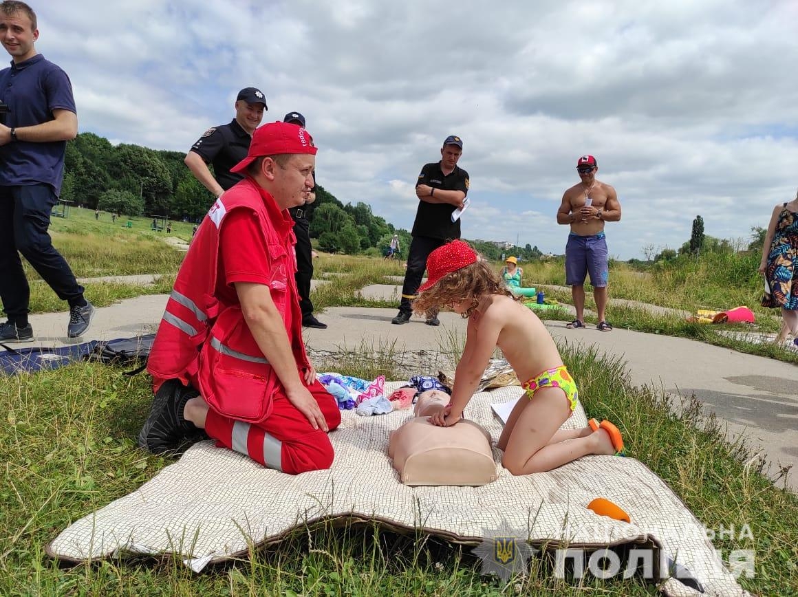 Юним вінничанам нагадали правила безпечного відпочинку біля водойм