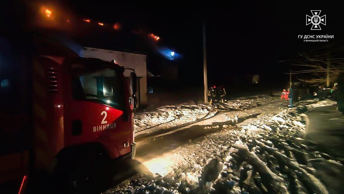 У Стрижавській громаді сталася пожежа - горів двоповерховий будинок