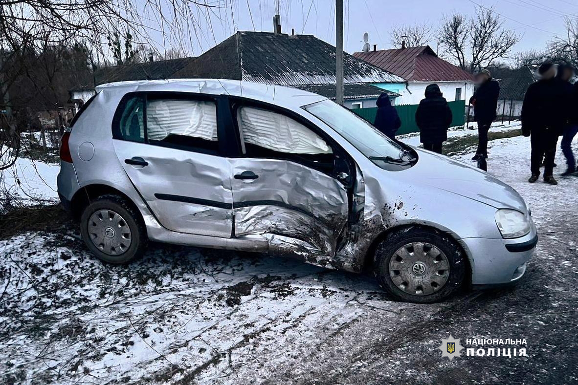 В Чечельнику легковик зіткнувся з мінівеном постраждали двоє дітей