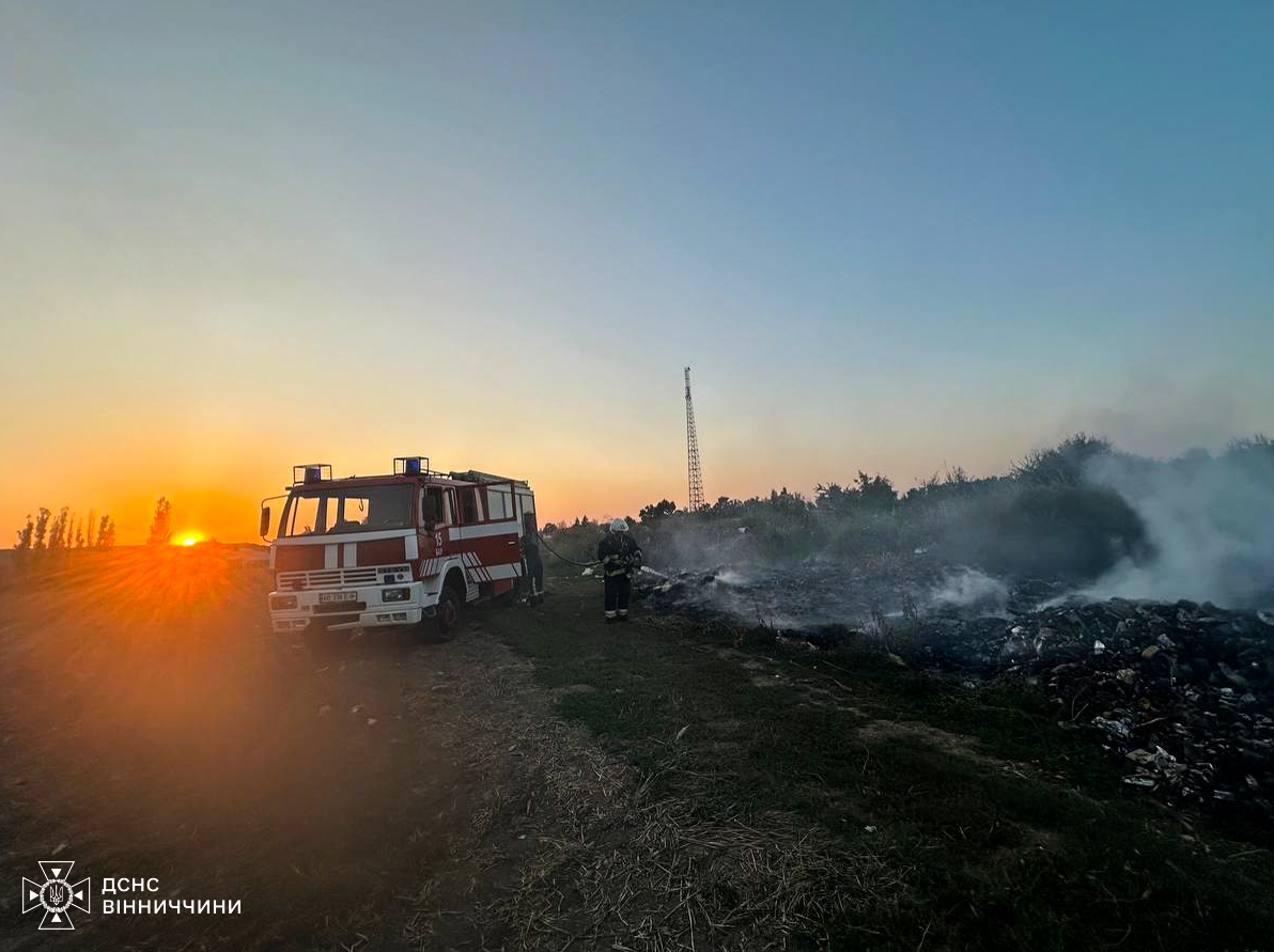 На Вінниччині під час займання сухої трави опіки отримала пенсіонерка