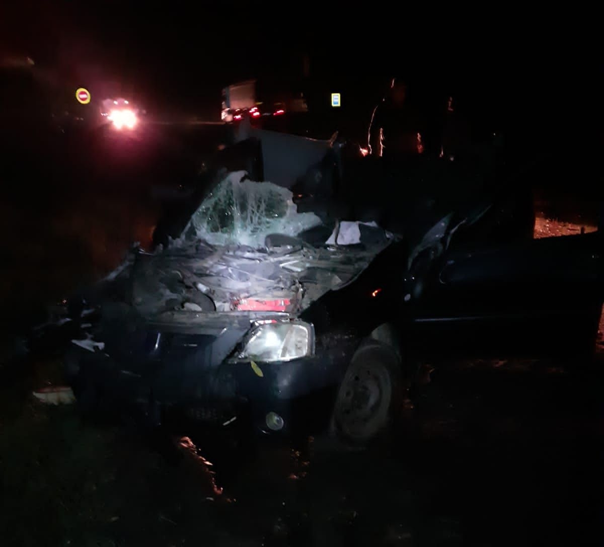 У Немирівському районі водій Dacia Logan протаранив КАМАЗ