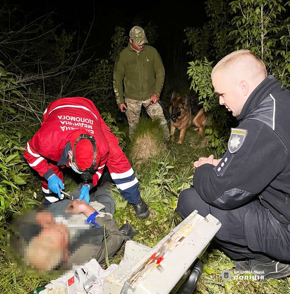 Поліцейські врятували літнього вінничанина, який 12 годин пролежав у яру