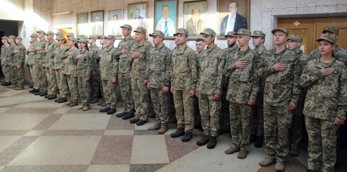 У Вінницькому технічному університеті погони лейтенантів отримали 68 студентів