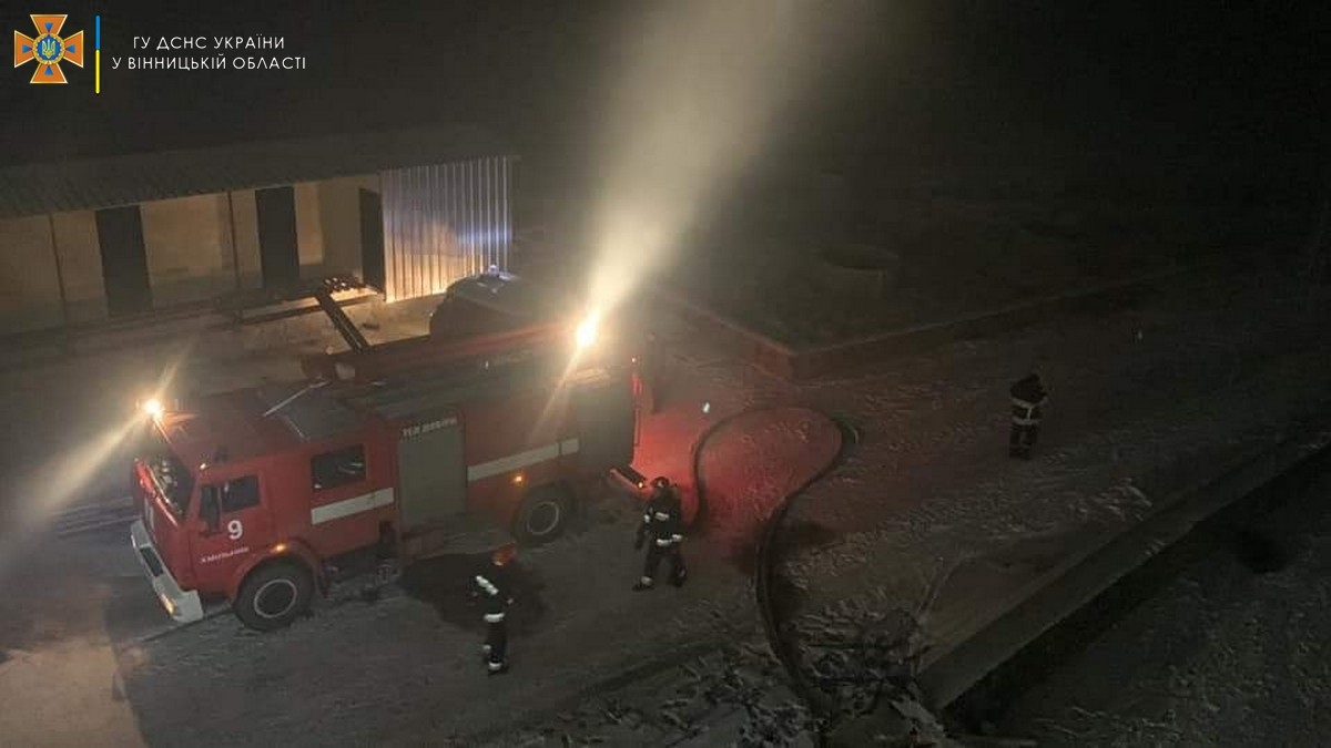 Масштабна пожежа у готелі під Вінницею: люди вистрибували з вікон, загинула дівчина