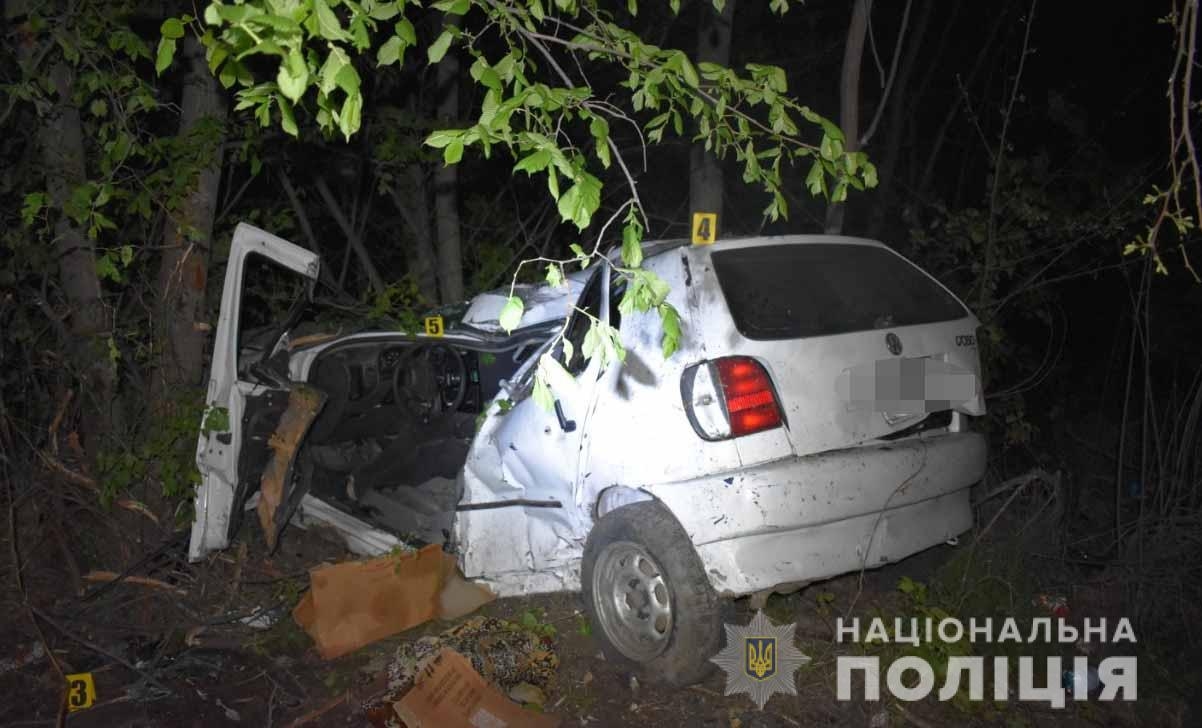 Смертельна ДТП неподалік Супрунівки: водій за кермом Volkswagen в’їхав у дерево