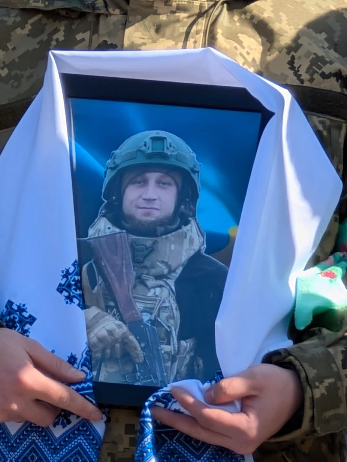 Гайсинчани навіки прощались із 26-річним воїном-захисником