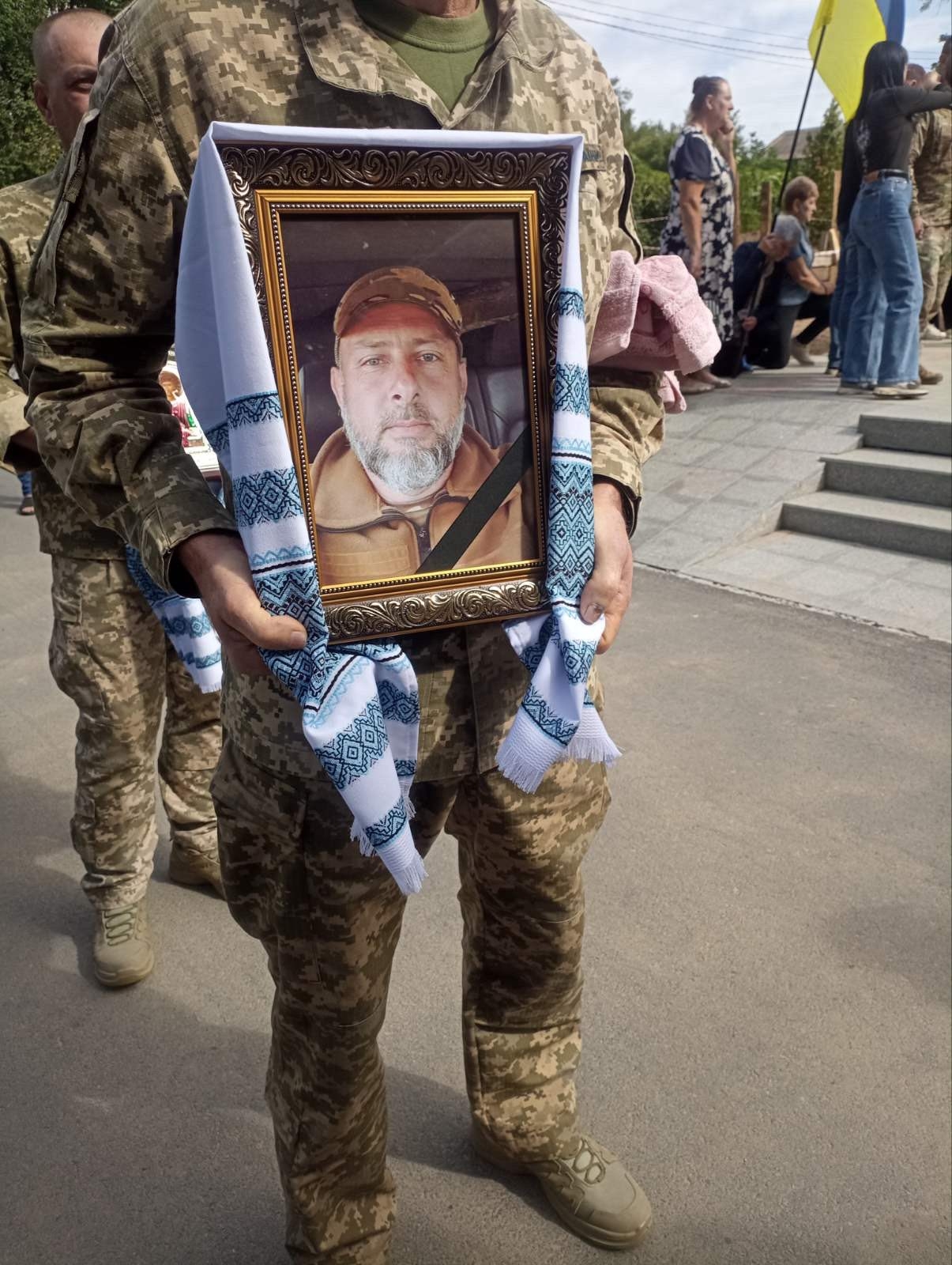 Гайсинська громада зустріла “на щиті” загиблого земляка - навідника мінометного розрахунку