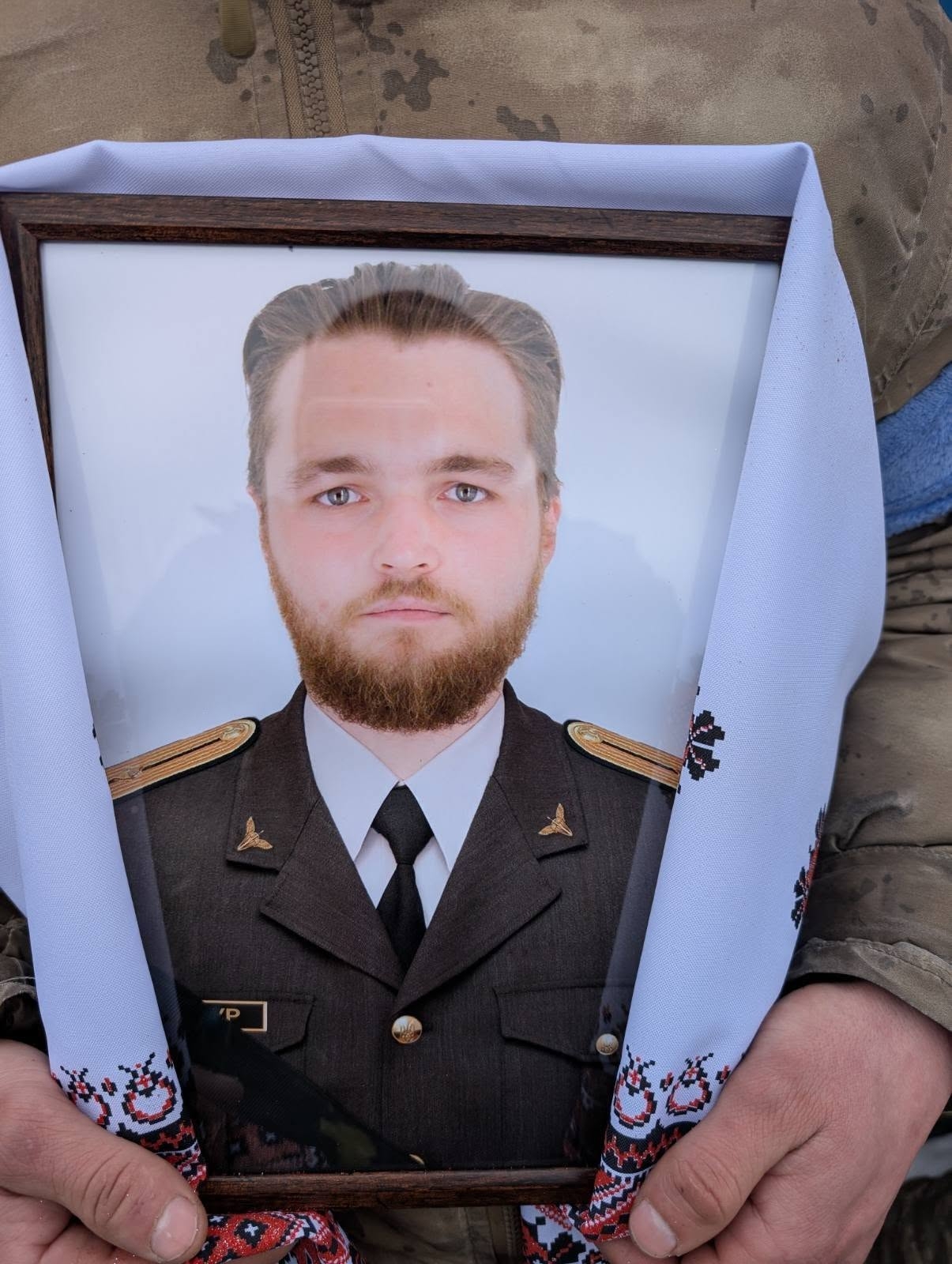 На Вінниччині прощались із 26-річним командиром артилерійського взводу