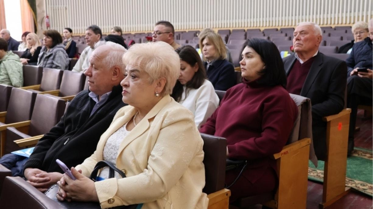 30 мільйонів на ЗСУ та нове керівництво: масштабна конференція профспілок Вінниччини