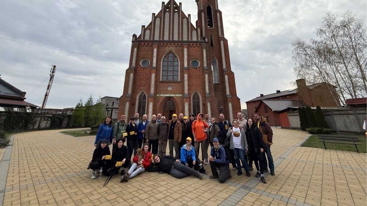 Від Вінниці до Гнівані пішки: Президент Шляху святого Якова особисто протестував подільське Каміно