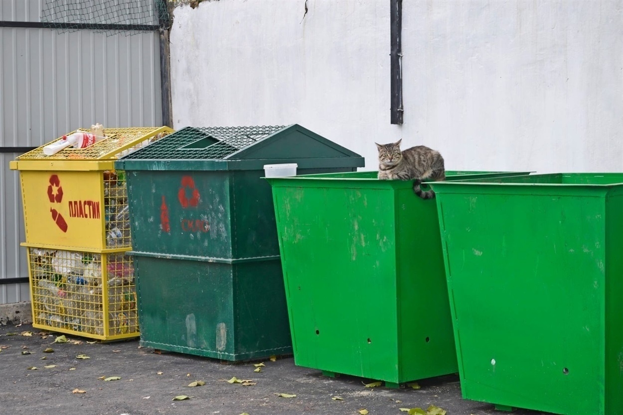 У Жмеринці облаштовують контейнерні майданчики для сміття