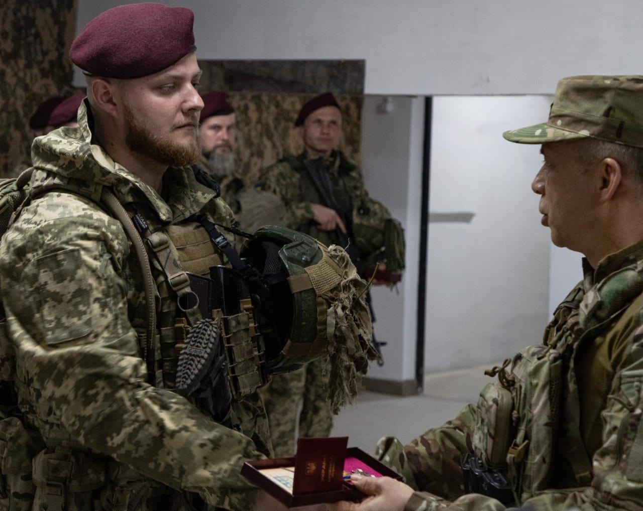 Вінничанин, який з кулемета скосив ворожий загін, отримав орден «За мужність»