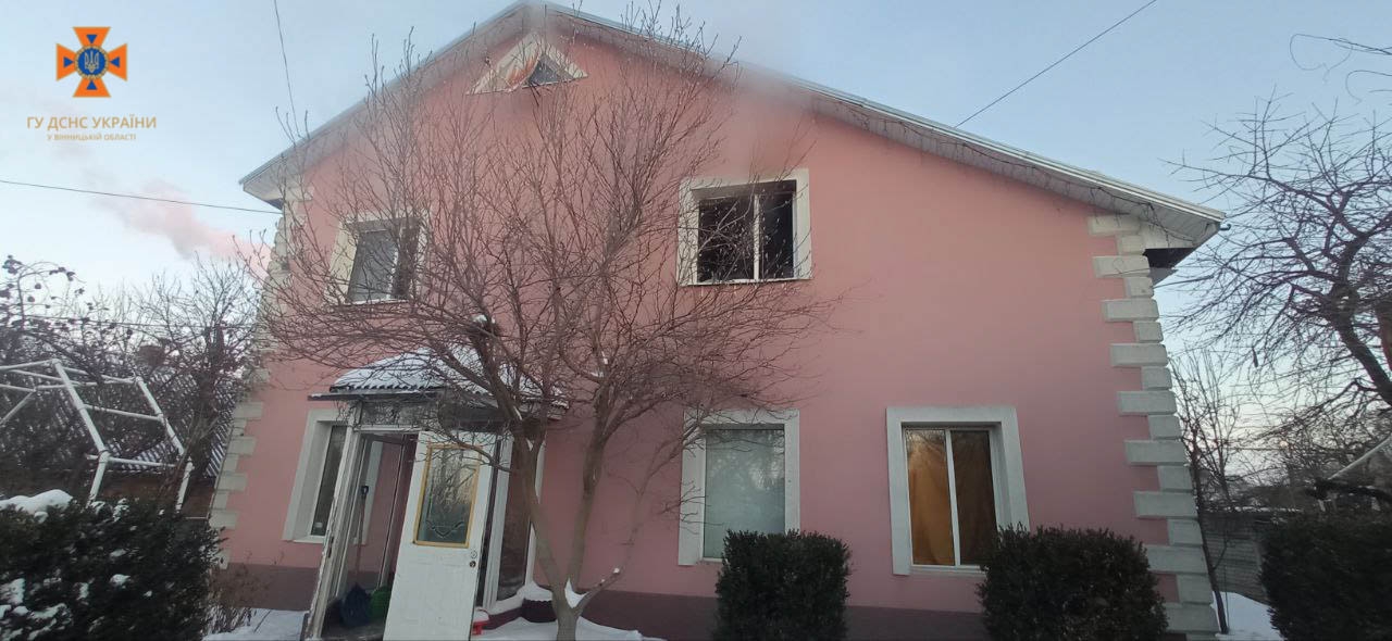 У Вінниці під час пожежі врятували 87-річну пенсіонерку