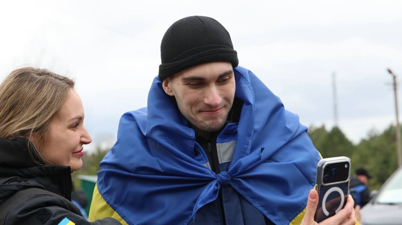 Передвеликодній обмін 182 українці повертаються додому після ворожого полону