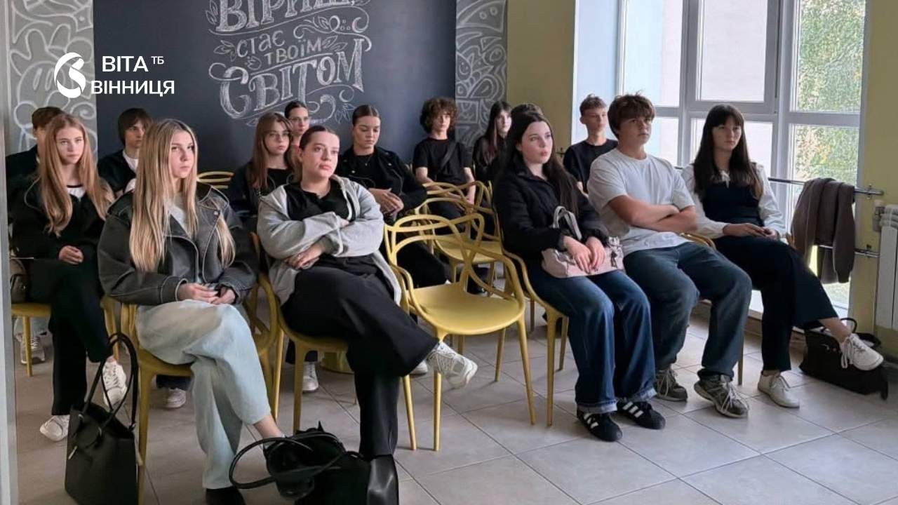 «Бойові котики» і «Пташки перемоги» вінницькі школярі виготовили обереги для захисників