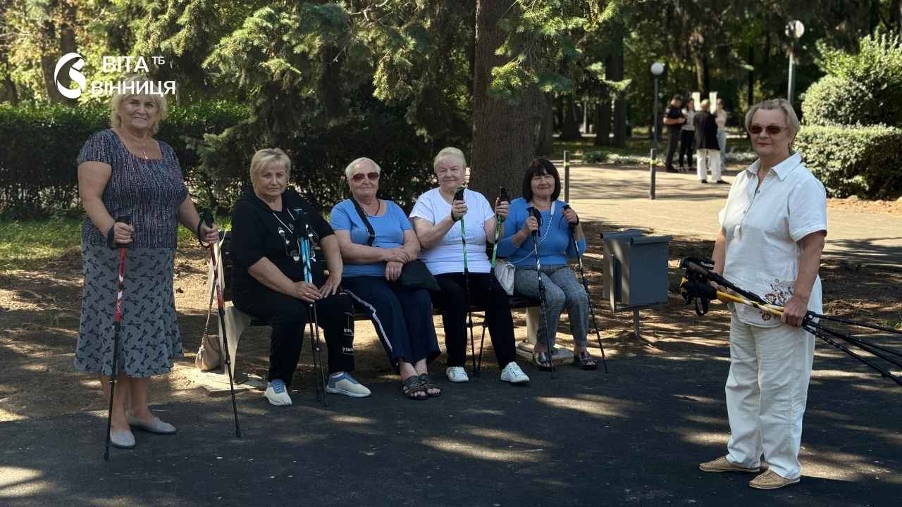 «Ходимо і в сніг, і в дощ»: як живе спільнота скандинавської ходьби у Вінниці