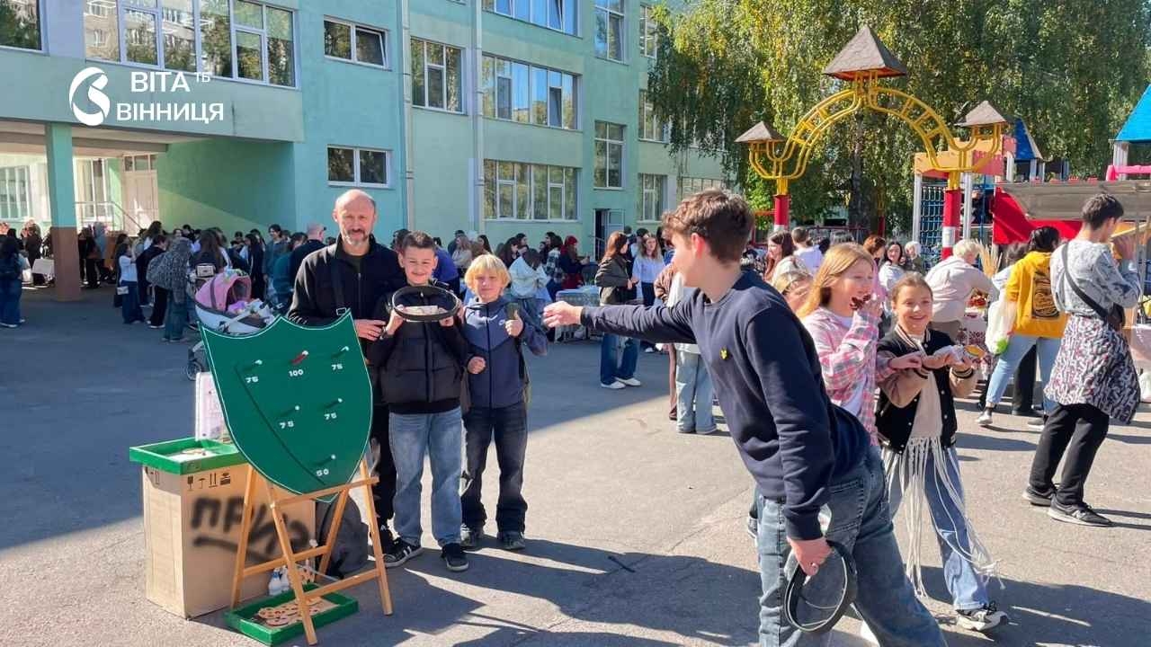 «Швидкий борщик» розкупили першим: вінницький ліцей зібрав рекордну суму на автівку для фронту